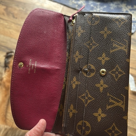 81836 Lv Monogram Emilie Long Wallet - Picture 6 of 8